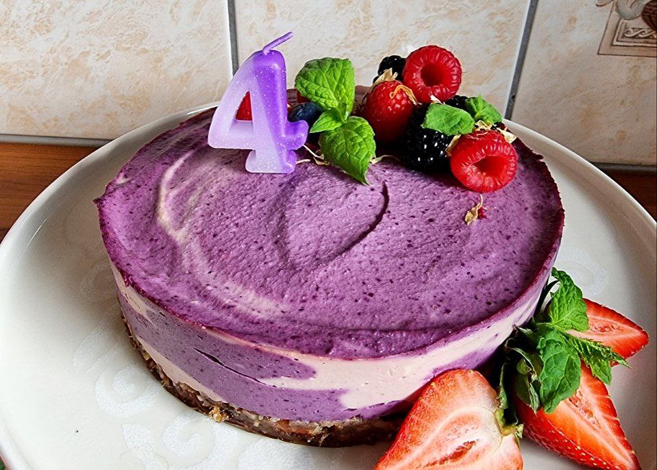 blueberry-raw-cake